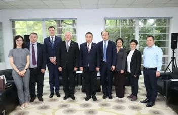 ELTE delegation visits China