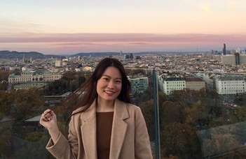 Zhi Li