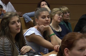 Idén Csiszár Imre és Ősi Attila előadásai hangzanak el a kar hagyományos ünnepén.