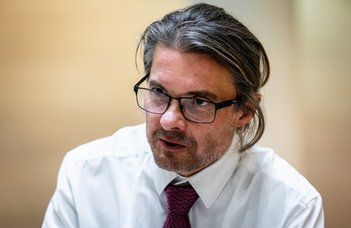"Aki az AI-hoz ért, az biztosan megtalálja a számításait" (Index)