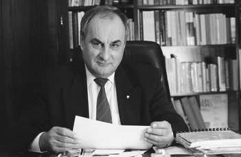 Németh János (1933–2021)