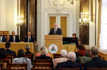 Habilitációs okleveleket adtak át
