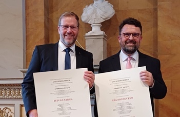Egyszerre két ELTE-s professzort avatott díszdoktorrá a Göttingeni Egyetem