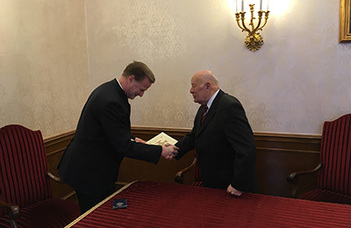 Máthé Gábor kitüntetése
