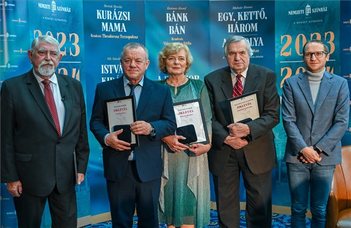Magyartanárdíjat kapott az ELTE oktatója