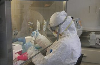 nő szerelem paris 20 ingyenes társkereső süket