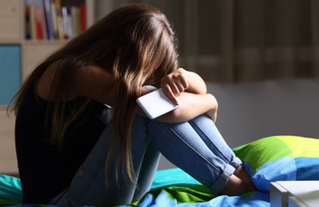 Fiatalkorúak közötti kortárs online zaklatás