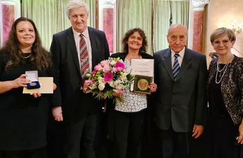 Két ELTE-s oktatót is kitüntettek a Magyar Nyelv Napján