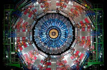A Higgs-bozon közvetlenül kapcsolódik a legnehezebb kvarkhoz is