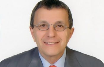 Medgyes Péter, a BTK professor emeritusa, korábbi damaszkuszi nagykövet tart előadást.