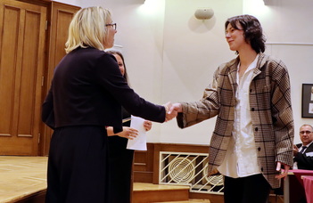 Az ELTE bölcsészhallgatója nyerte a Kazinczy-versenyt
