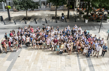 Hallgatói segítőket várnak a 24. ELTE Kárpát-medencei Nyári Egyetemre