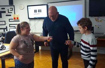 Főszerepben a kódok