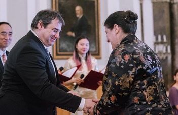 Ékszerzománc kép nyerte a fődíjat