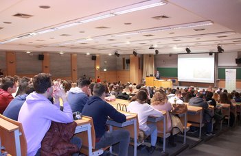 Több száz látogató a TáTK nyílt napján