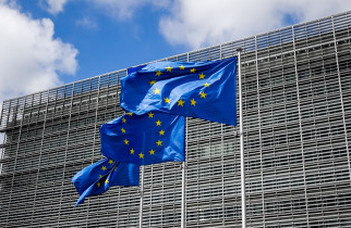 Szakértőket keres az Európai Bizottság