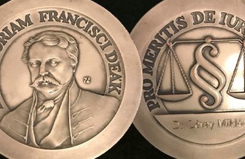Lévay Miklós kitüntetése