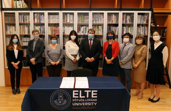 Felavatták az ELTE koreai könyvtárát