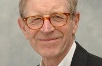 Hugh Beale professzor díszdoktori előadása.