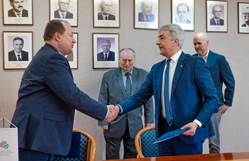 Együtt dolgozik a zöldgazdaság fejlesztéséért az ELTE és a KSZGYSZ